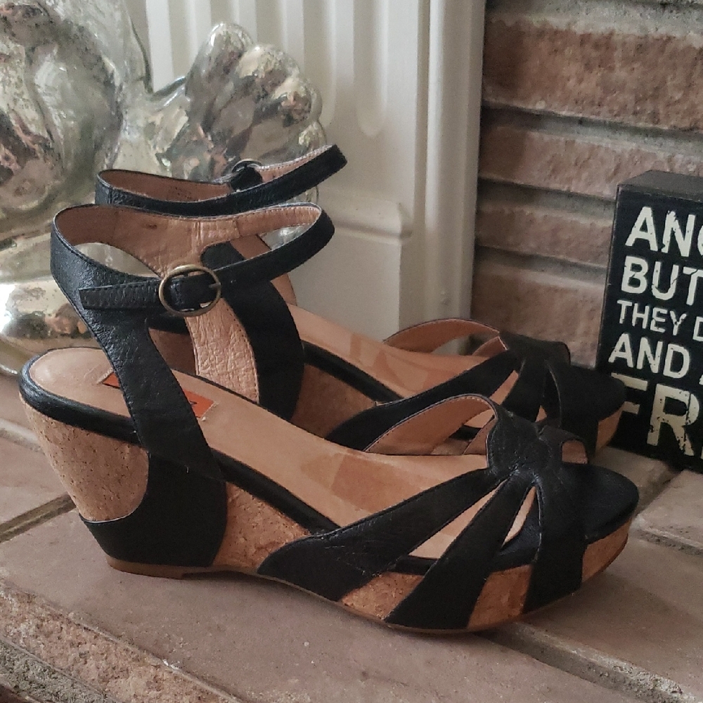 Miz Mooz Yancy Black Leather Wedge Sandals Size 8
